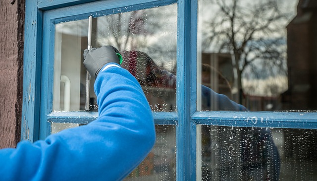 Comment bien laver les vitres de votre maison ?